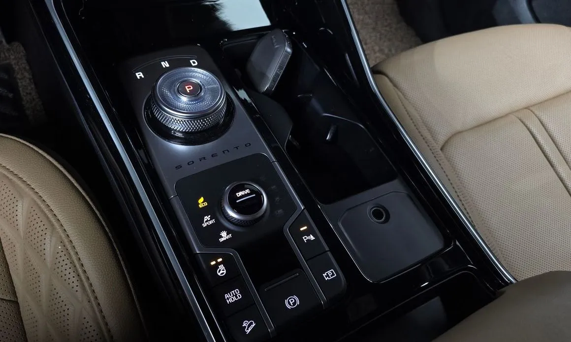 Kia Sorento — фото 10