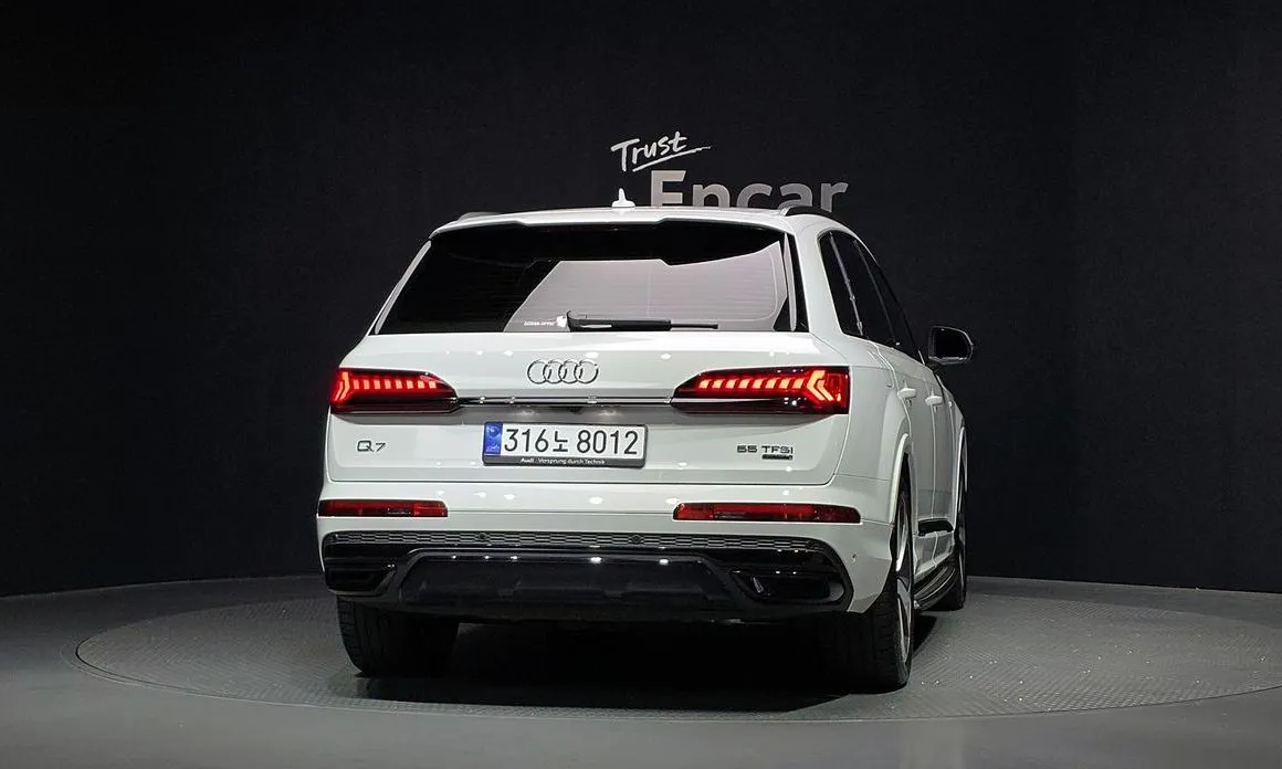 Audi Q7 — фото 7