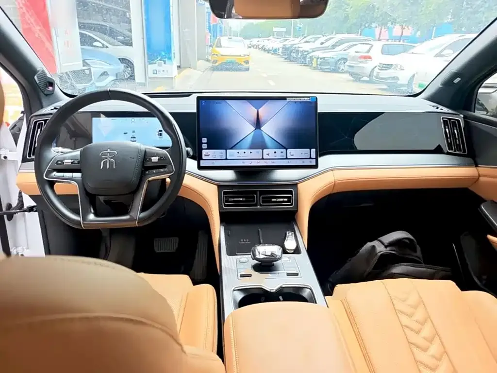 BYD L DM-i — фото 6