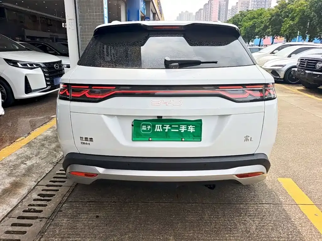 BYD L DM-i — фото 4