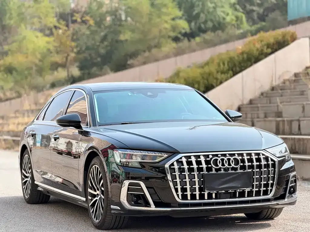 Audi A8 — фото 8
