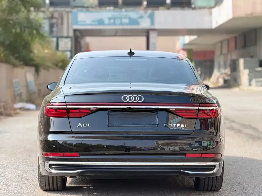 Audi A8 — фото 10