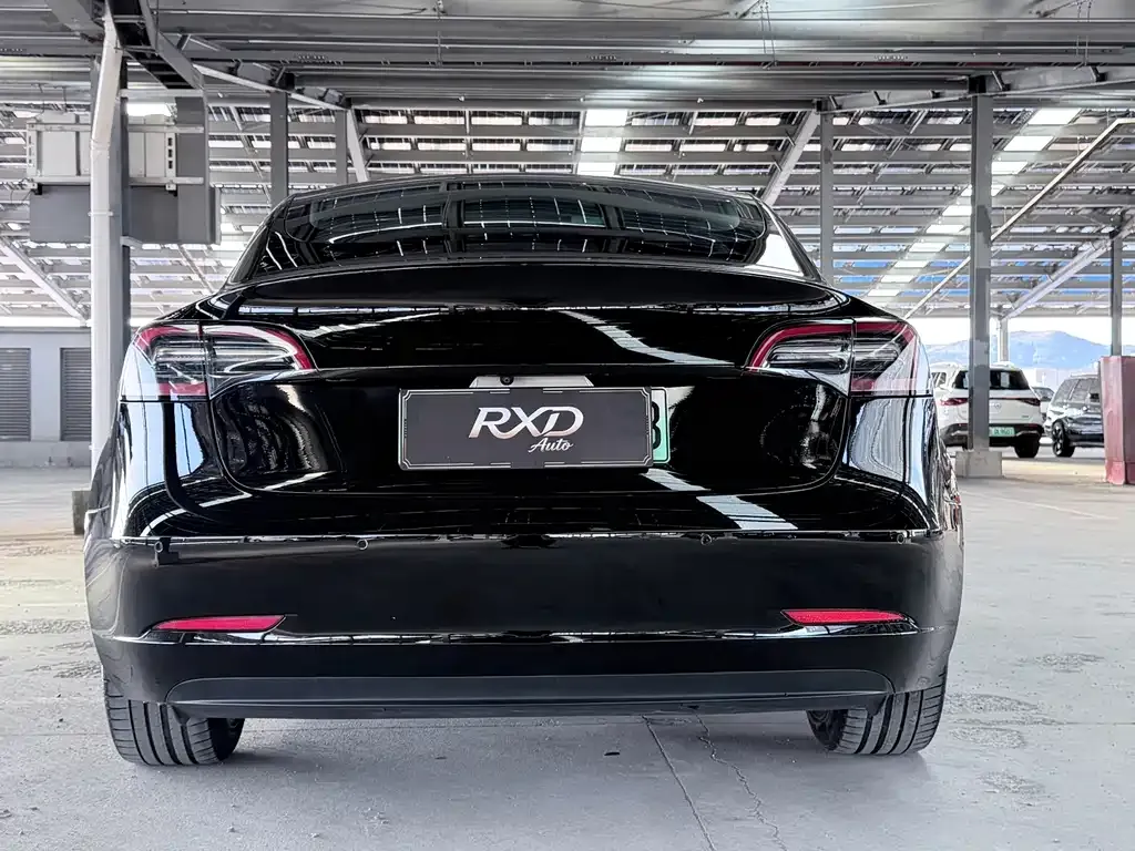 Tesla Model 3 — фото 5