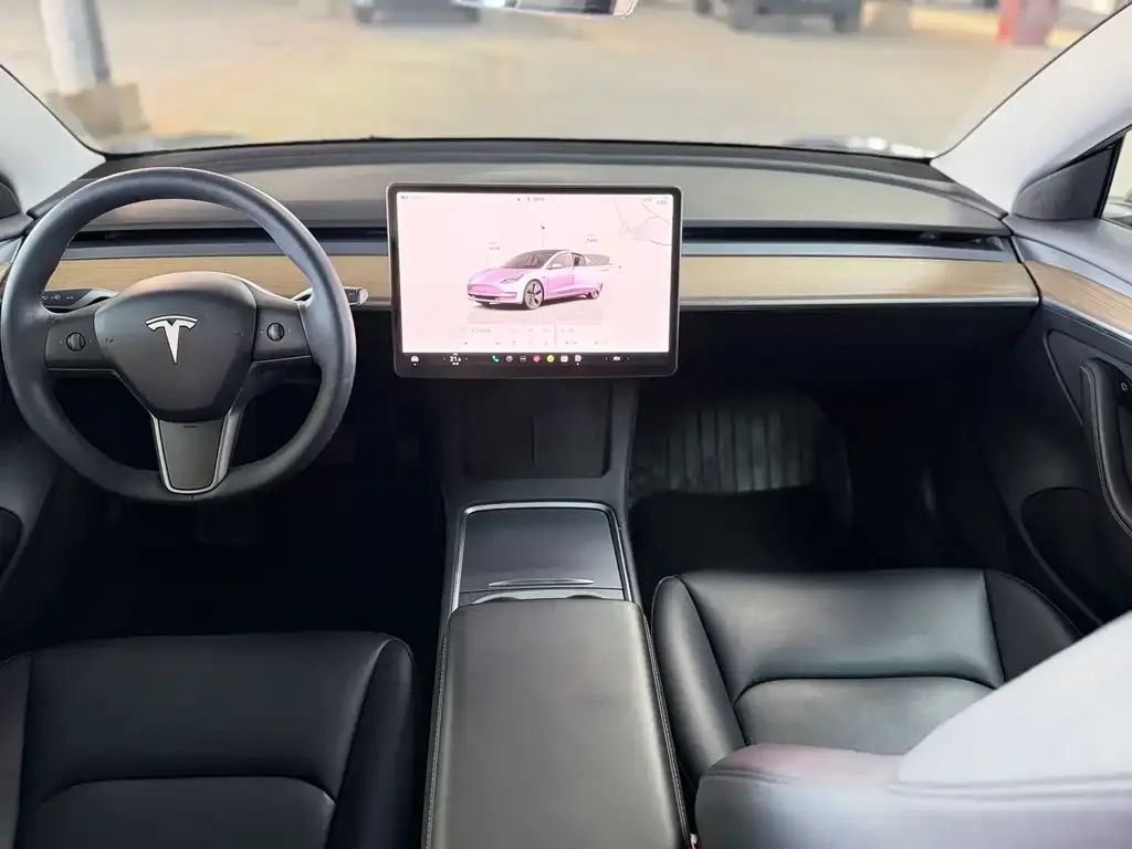Tesla Model 3 — фото 9