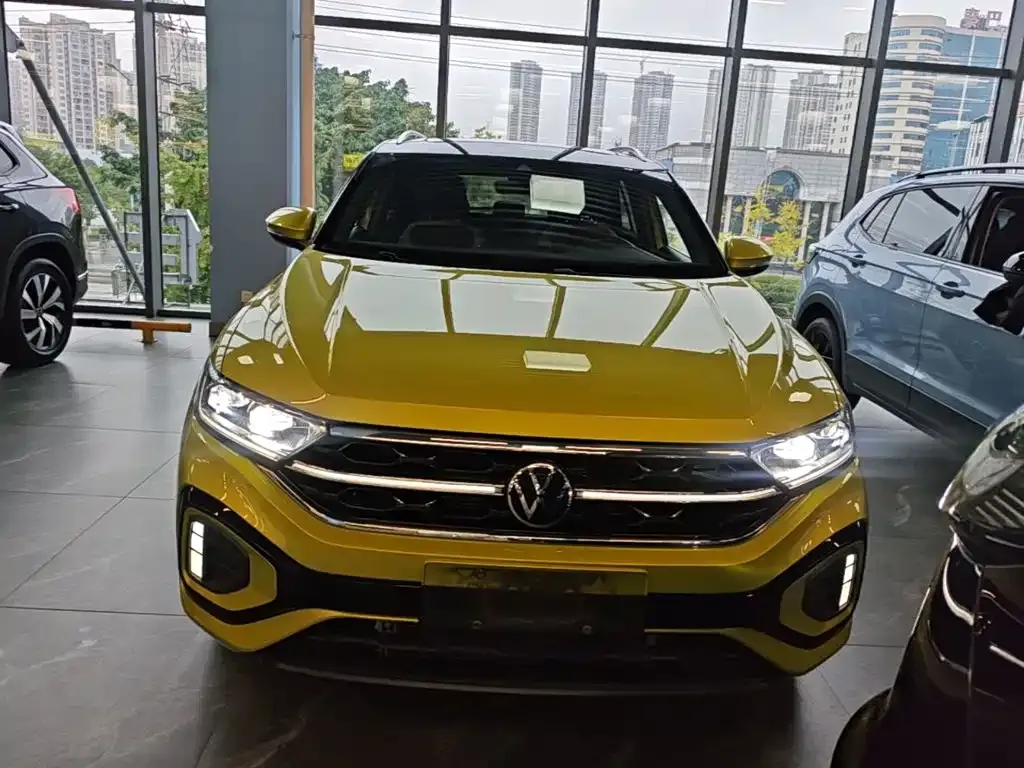 Volkswagen T-Roc — фото 8