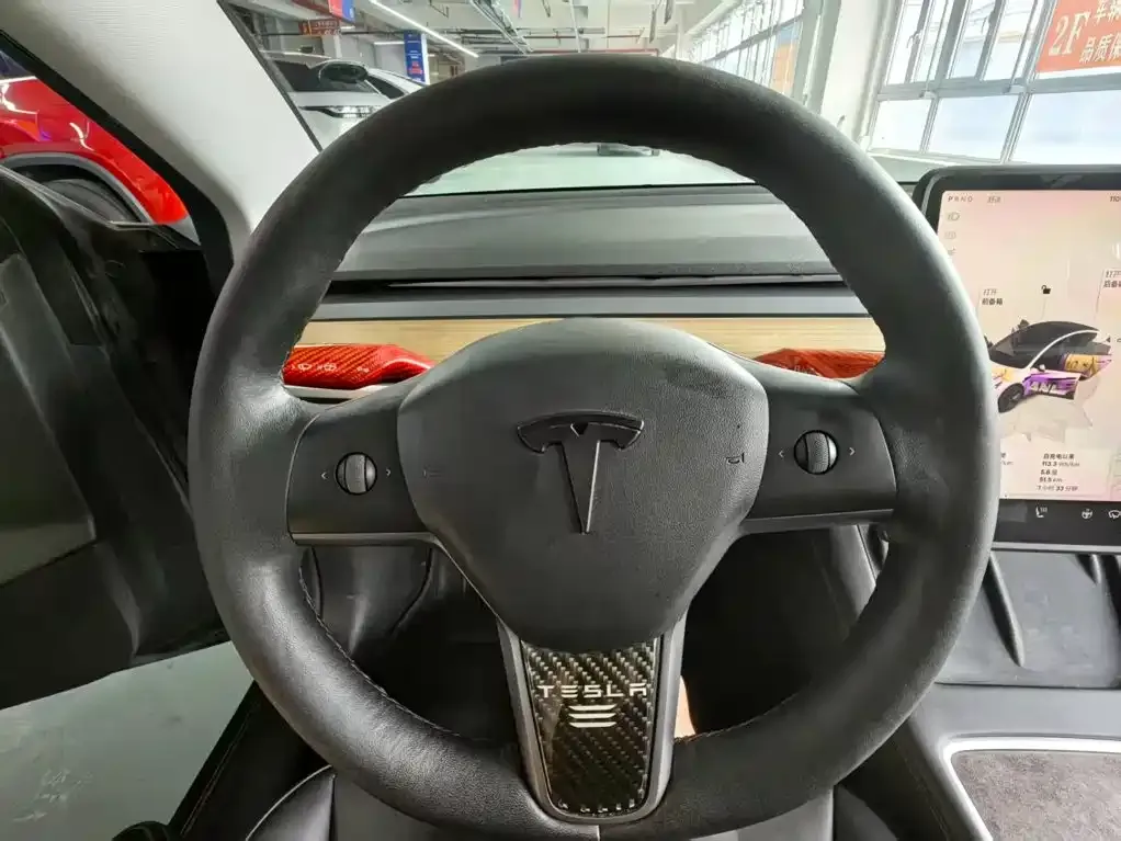 Tesla Model 3 — фото 6