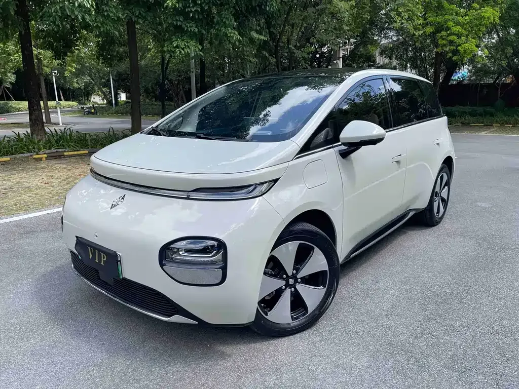 Baojun Yunduo — фото 1