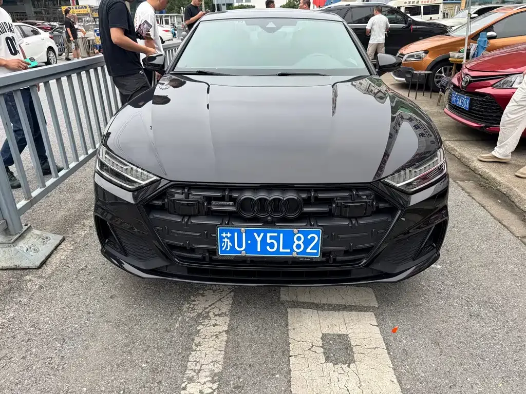 Audi A7L — фото 5