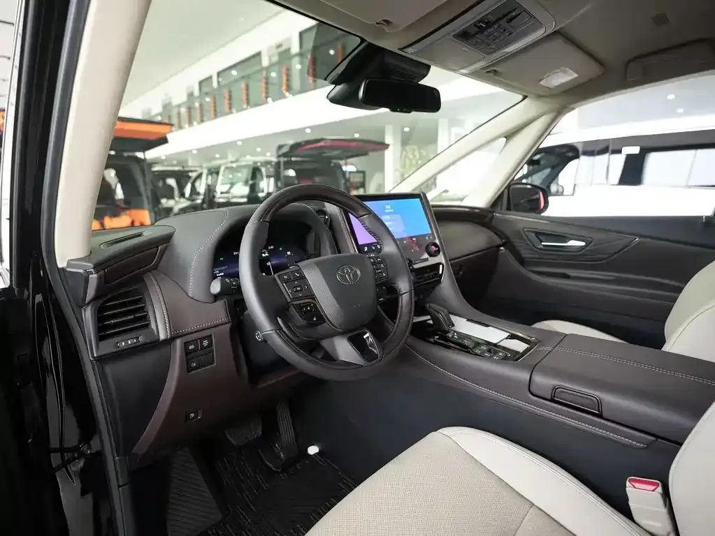 Toyota Alphard — фото 7