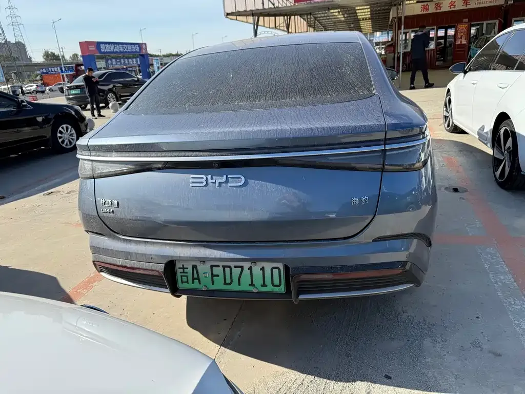 BYD Seal — фото 3
