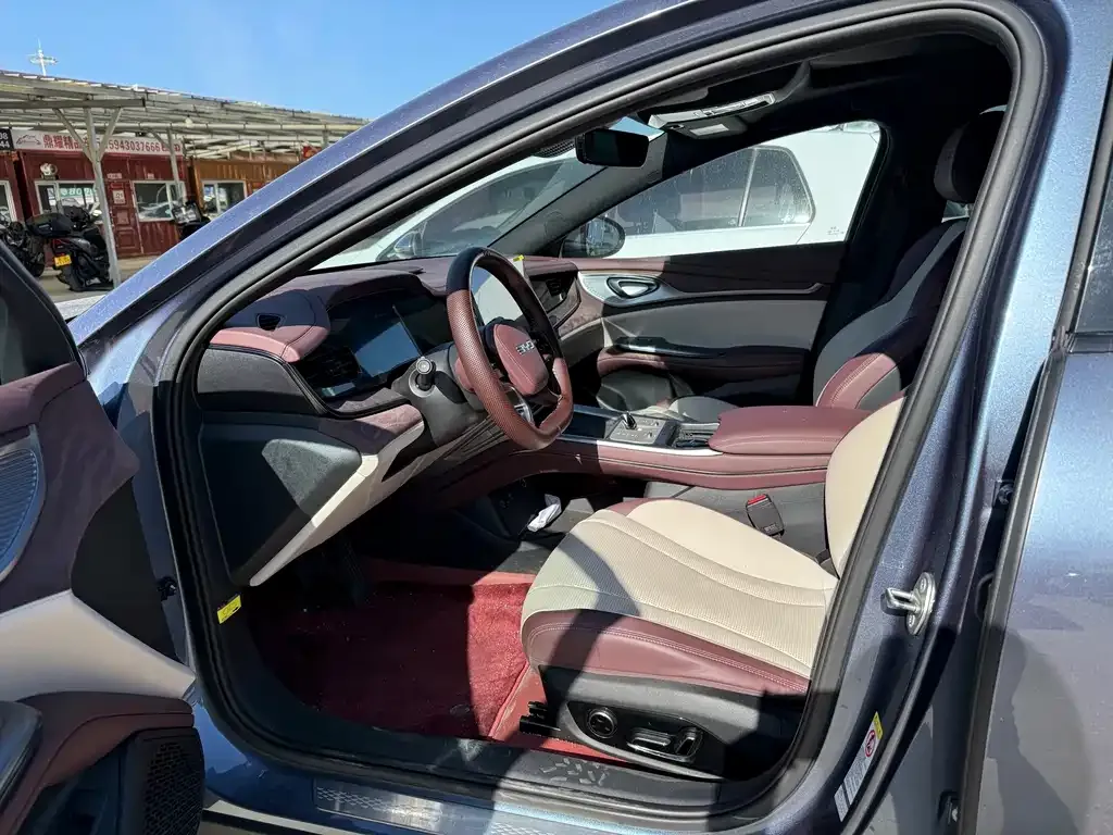 BYD Seal — фото 9