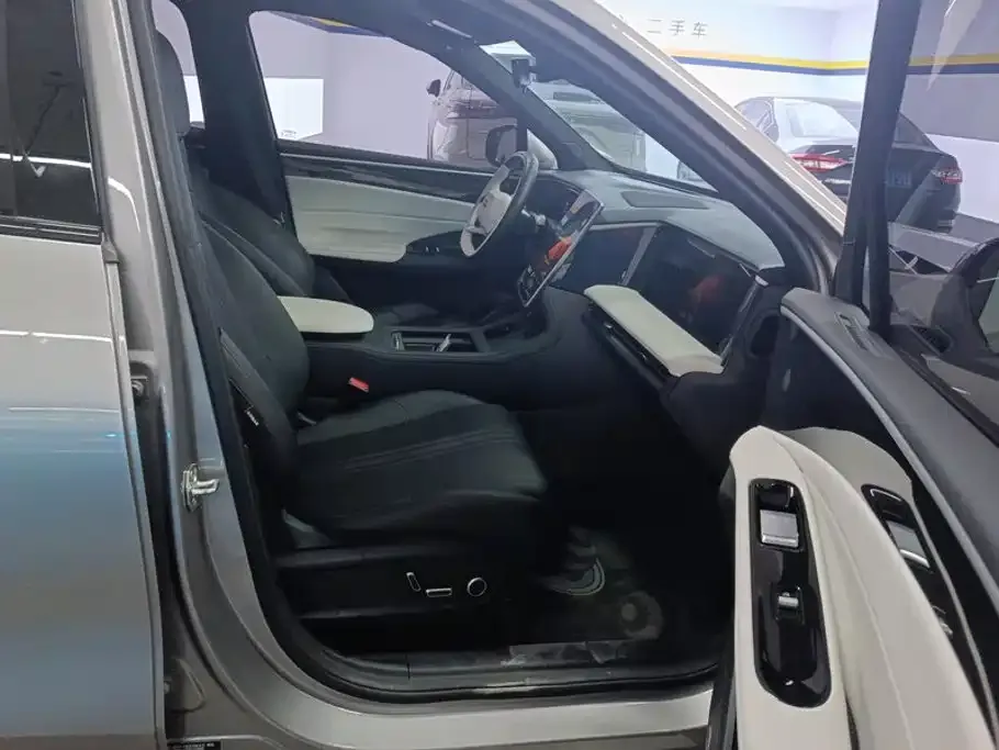 Geely Galaxy L7 — фото 6