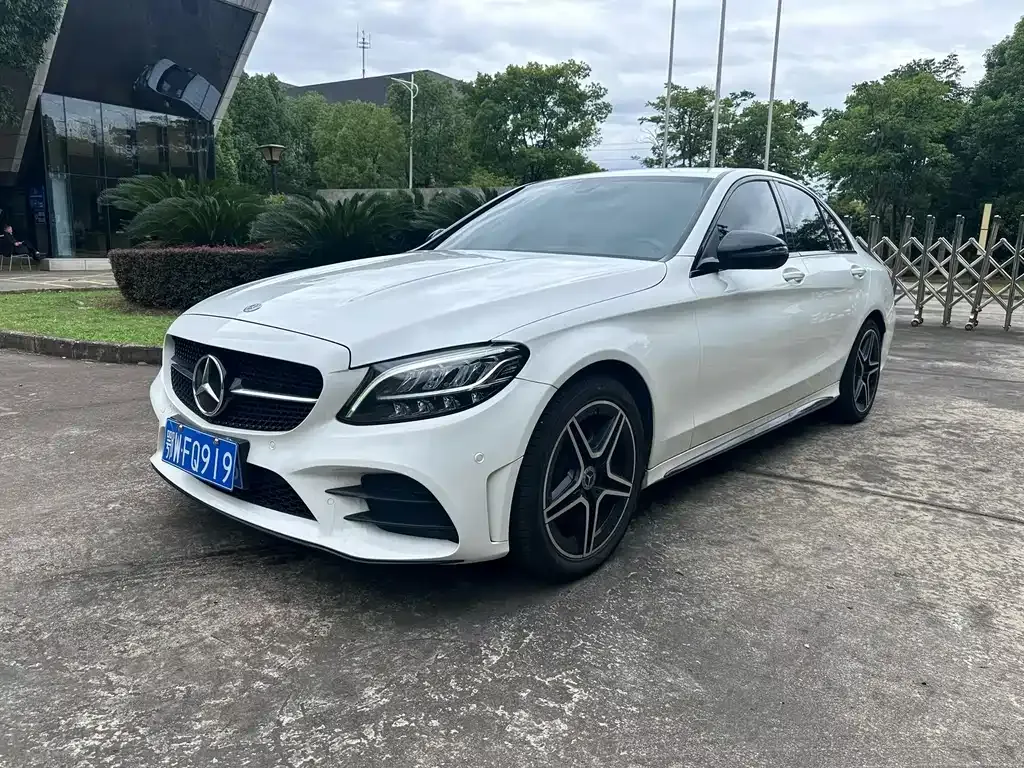 Mercedes-Benz C-Class — фото 1