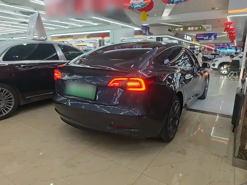 Tesla Model 3 — фото 4