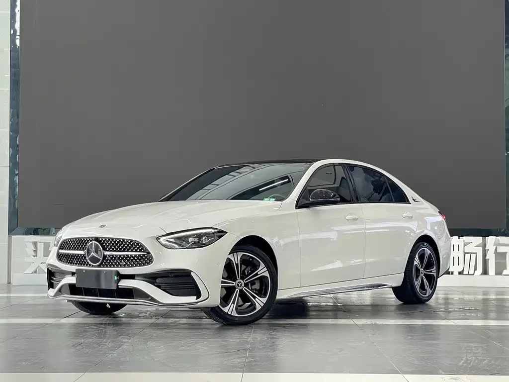 Mercedes-Benz C-Class — фото 1