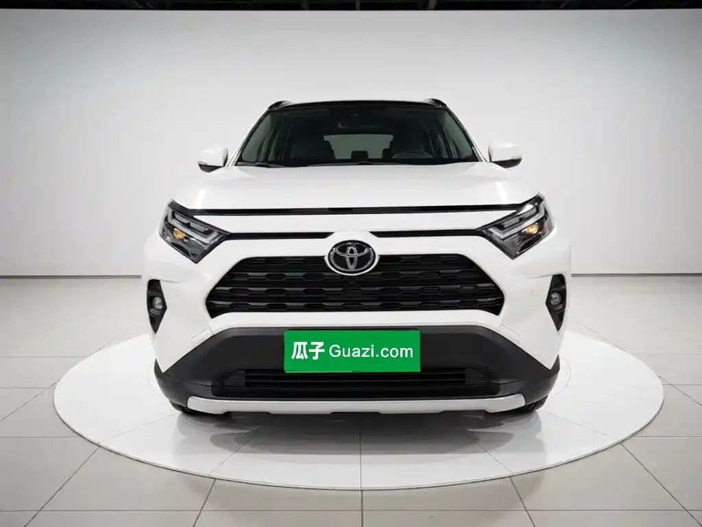 Toyota RAV4 — фото 7