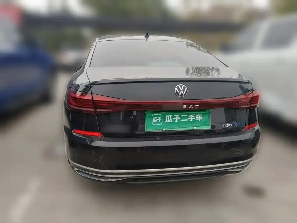 Volkswagen Passat PHEV — фото 4
