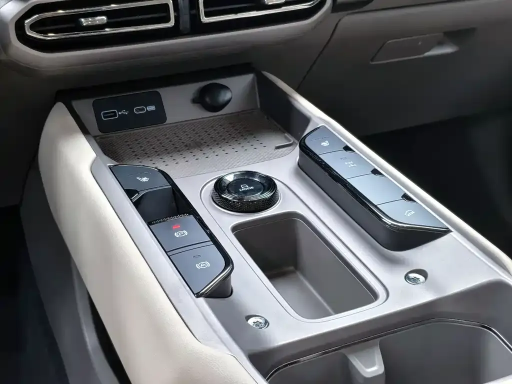 Haval Big Dog PLUS New Energy — фото 2