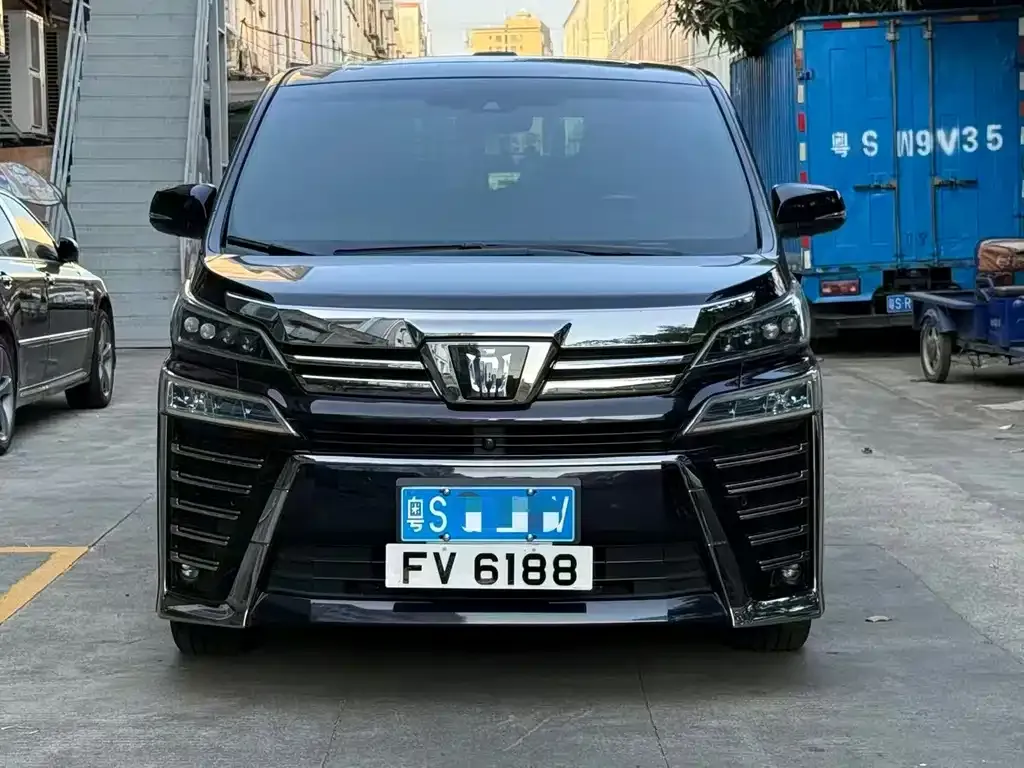 Toyota Vellfire — фото 8