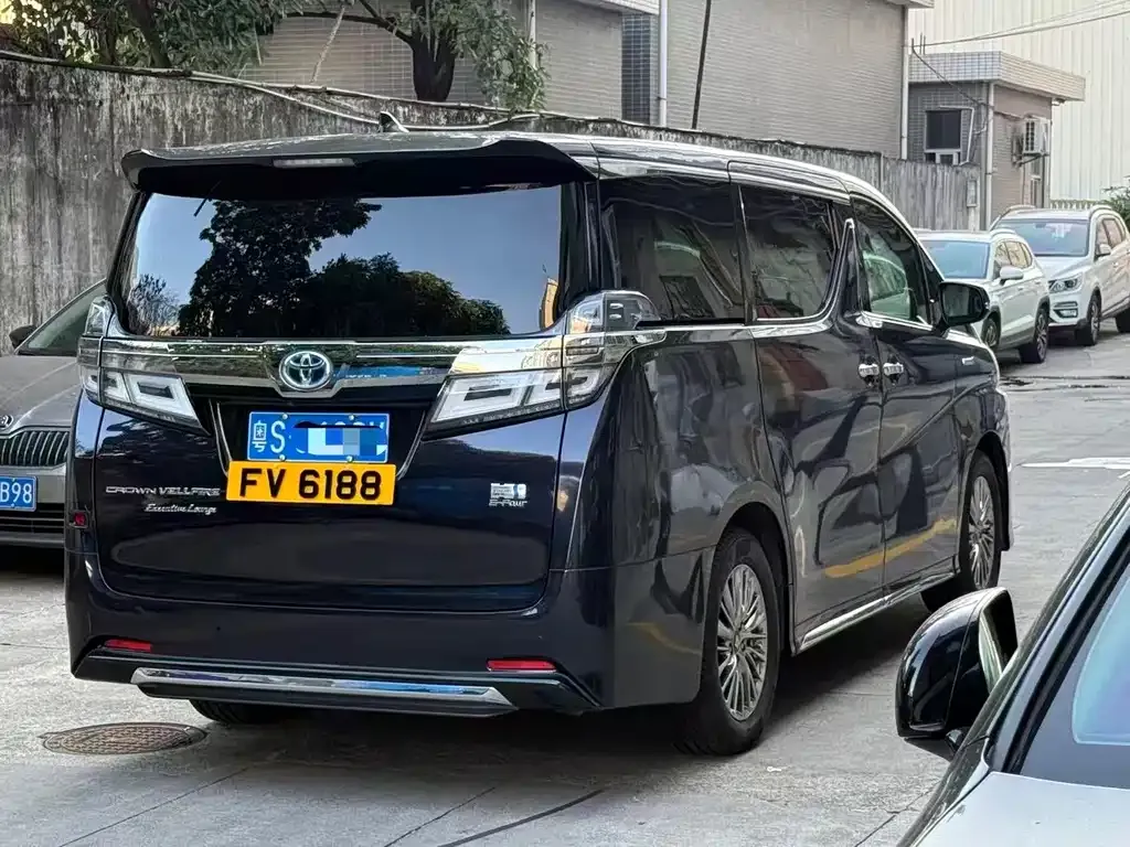 Toyota Vellfire — фото 7