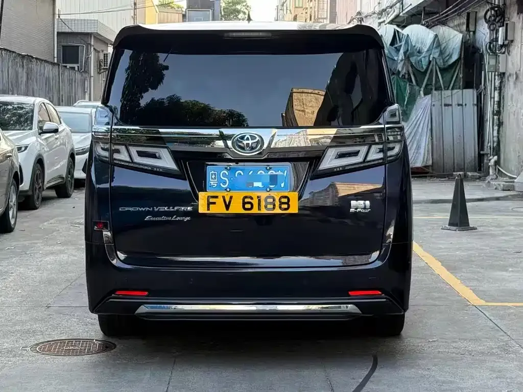 Toyota Vellfire — фото 6
