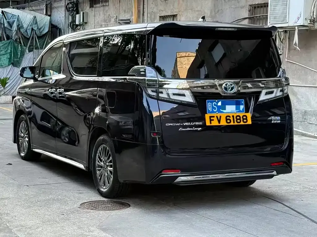 Toyota Vellfire — фото 3