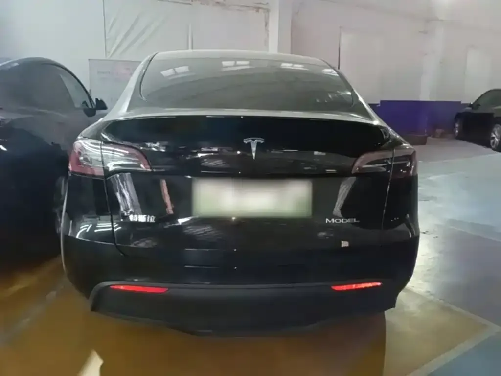 Tesla Model Y — фото 4