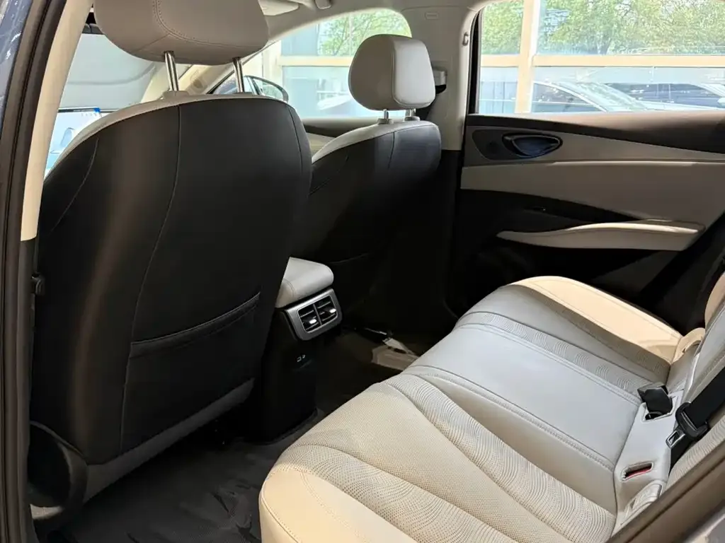 BYD Seal 06 DM-i Touring — фото 4