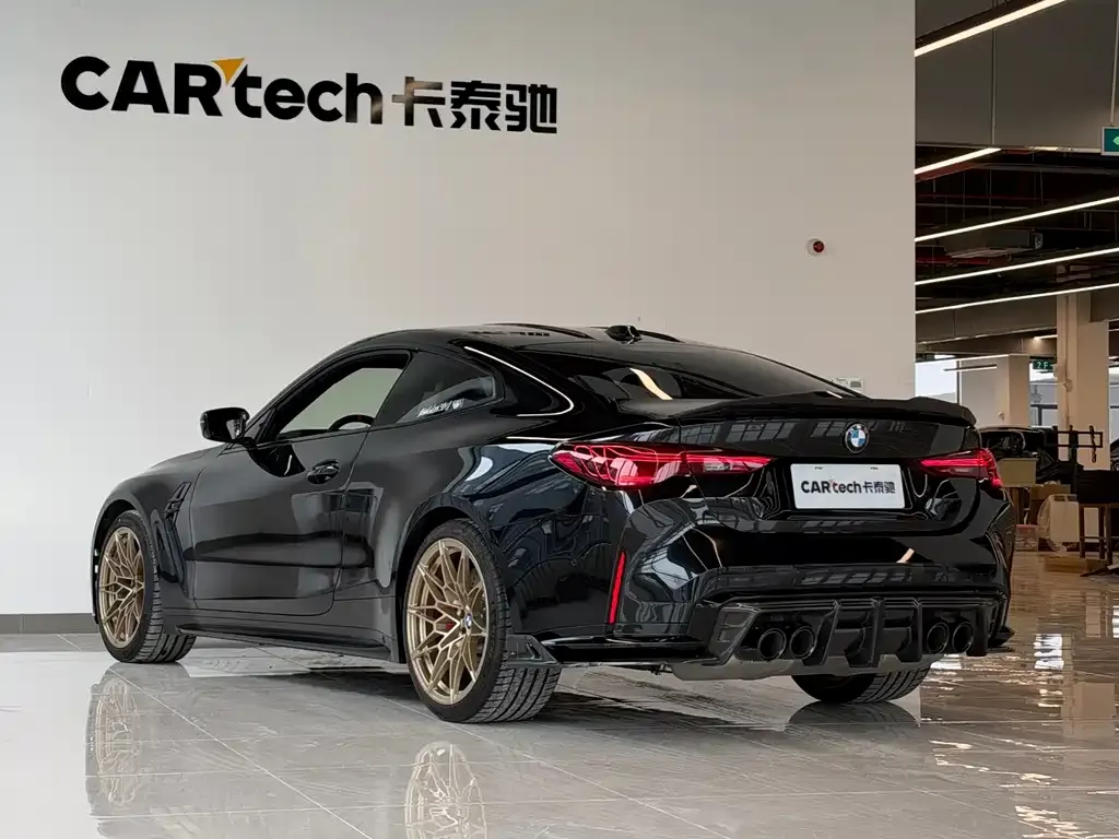 BMW M4 — фото 10