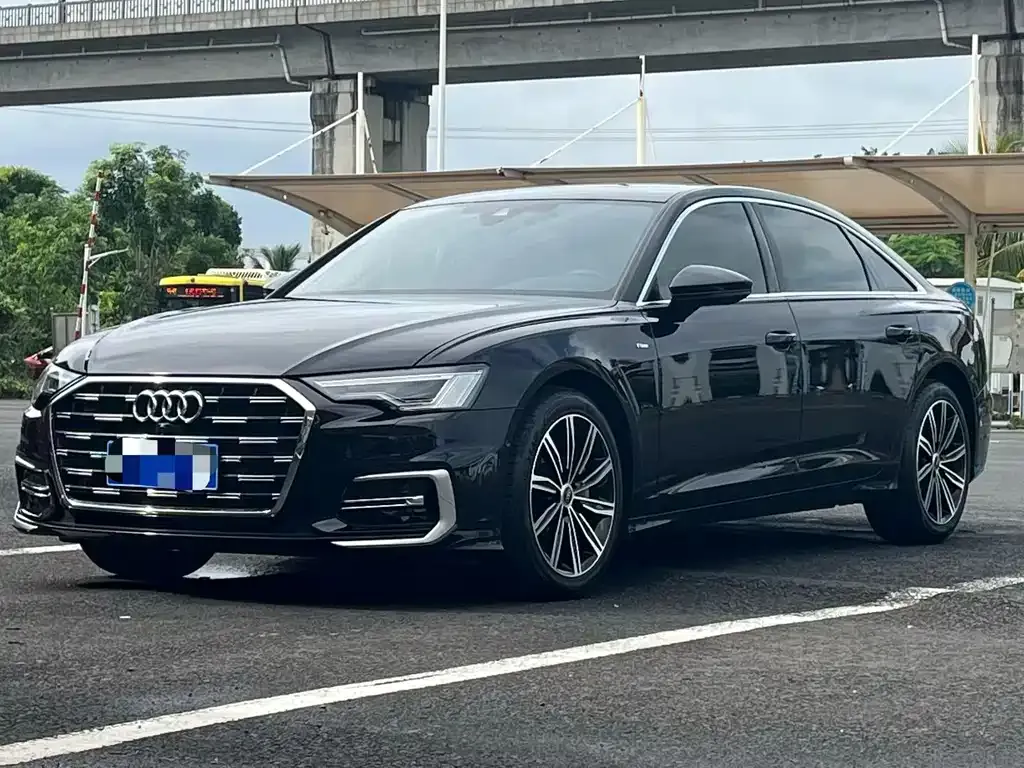 Audi A6L — фото 1