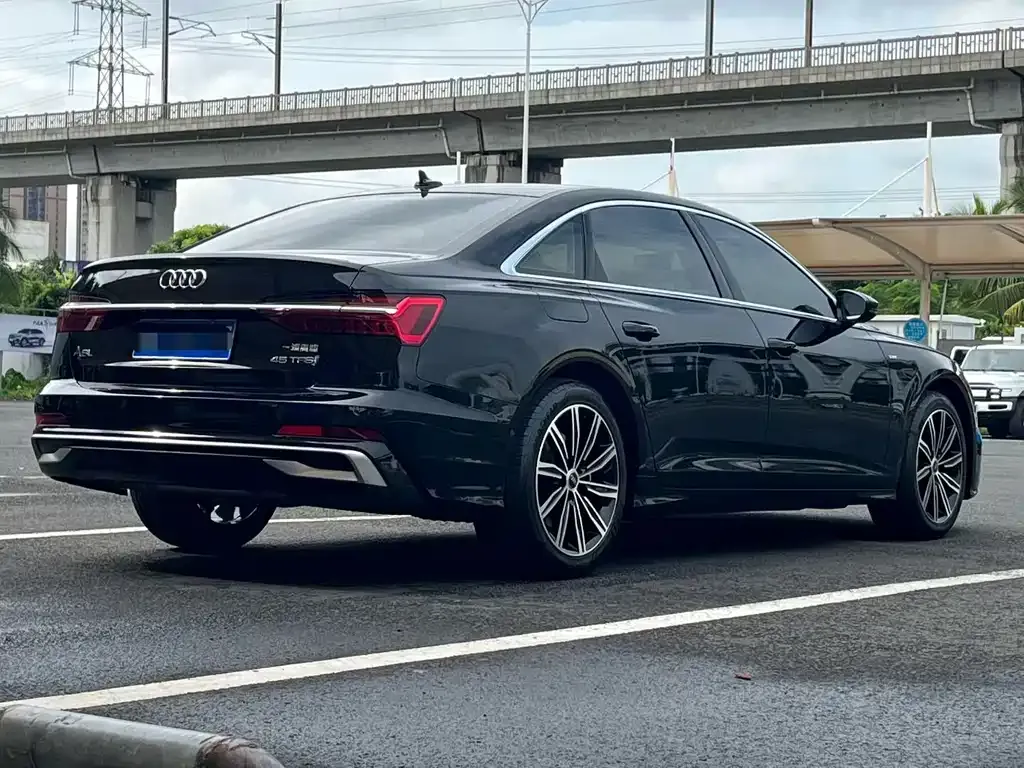 Audi A6L — фото 7