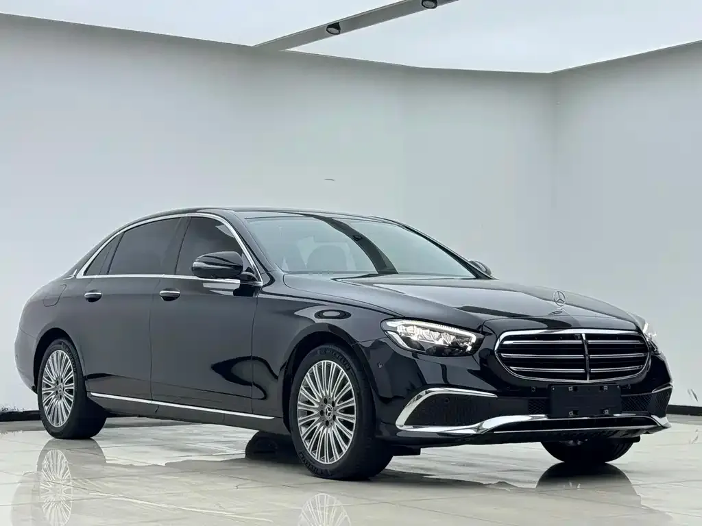 Mercedes-Benz E-Class — фото 2