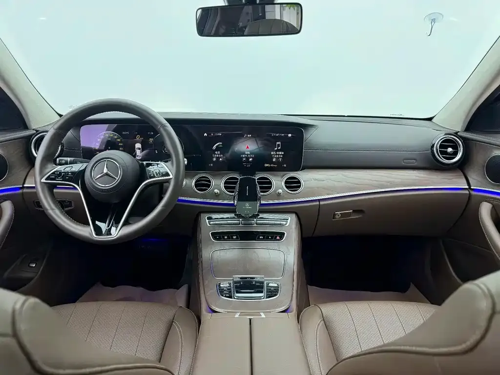 Mercedes-Benz E-Class — фото 10