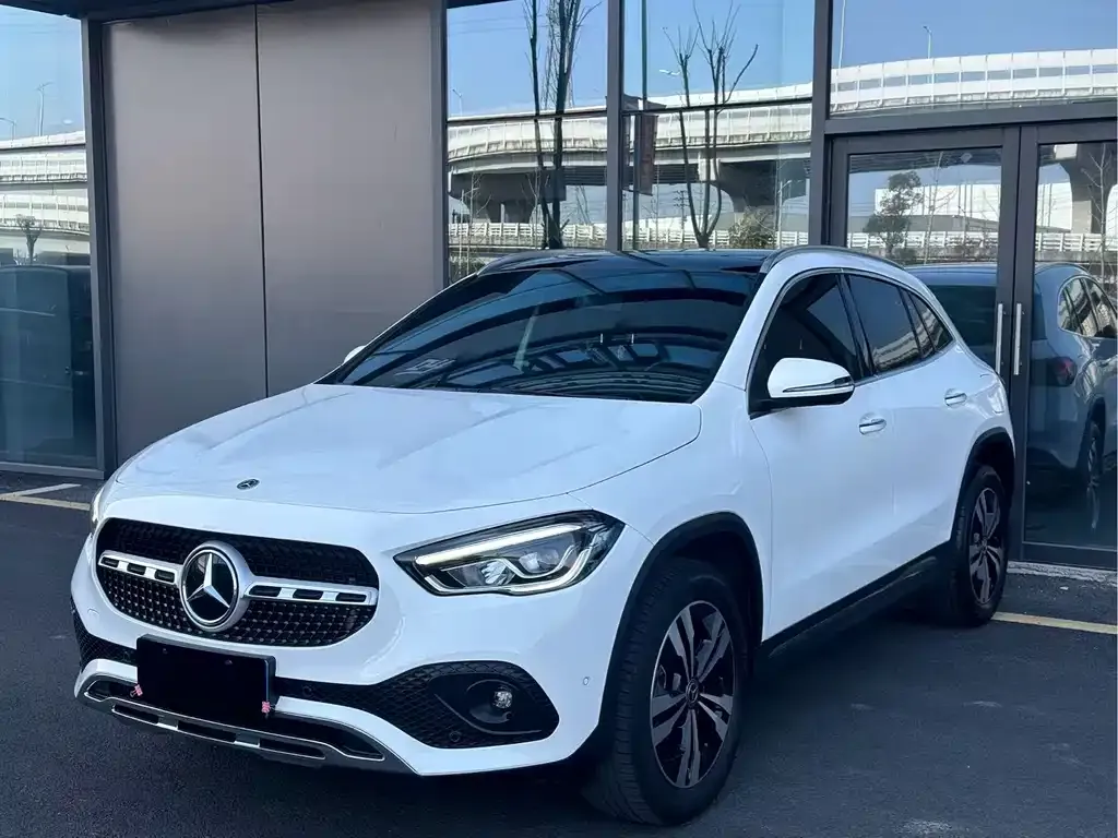 Mercedes-Benz GLA — фото 1