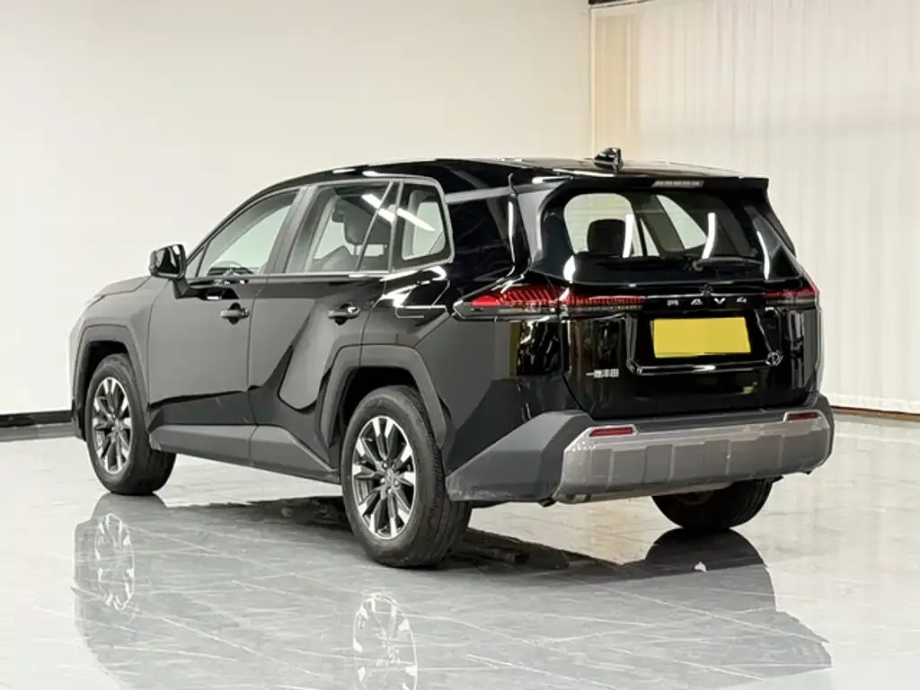 Toyota RAV4 — фото 10