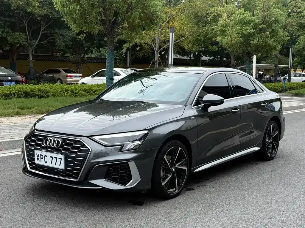 Audi A3 — фото 1