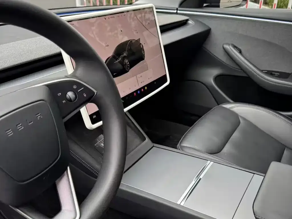 Tesla Model 3 — фото 2