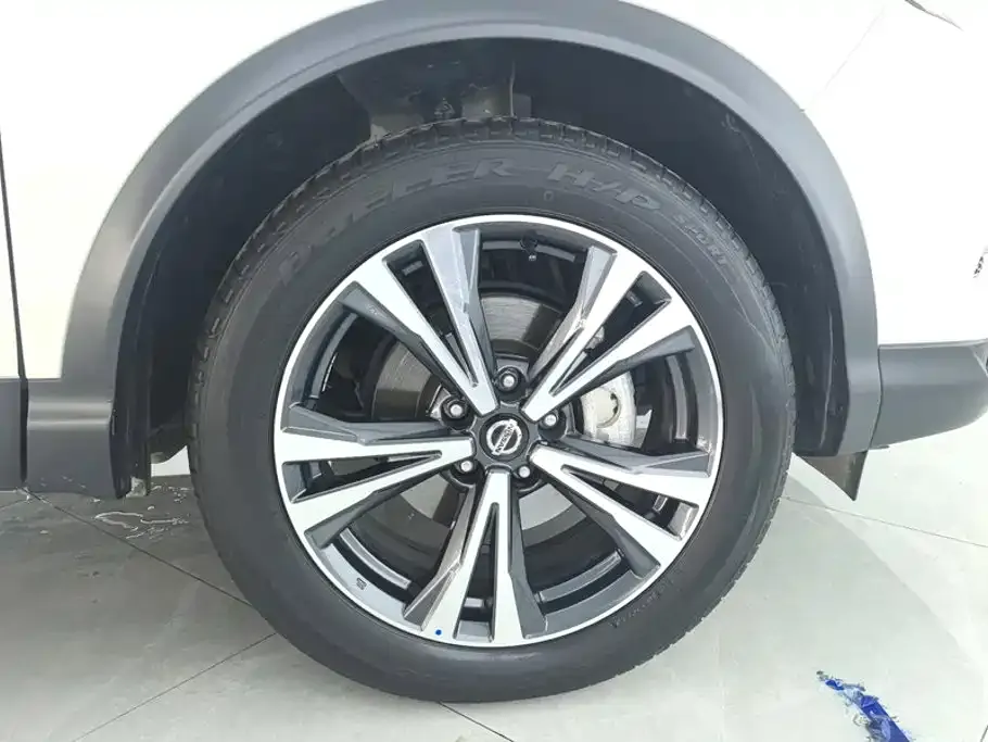 Nissan Qashqai — фото 5