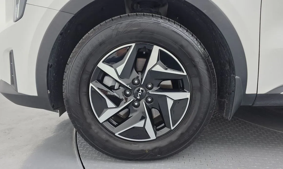 Kia Sorento — фото 7