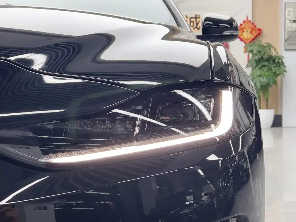 Jaguar XEL — фото 6