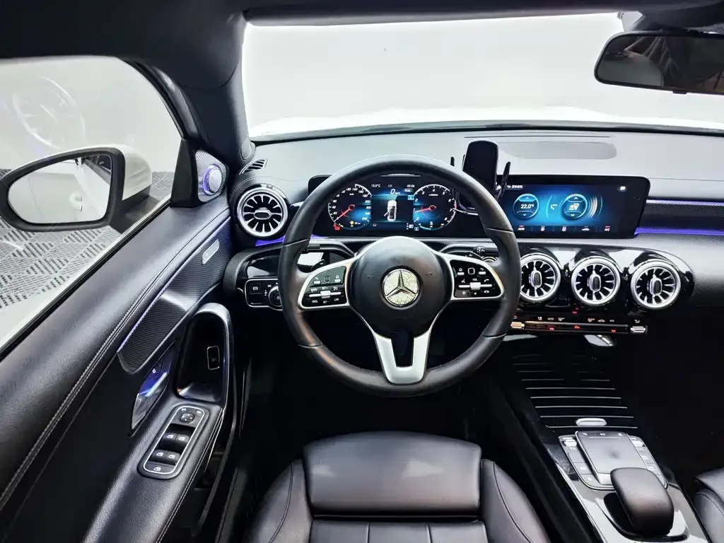 Mercedes-Benz A-Class — фото 9