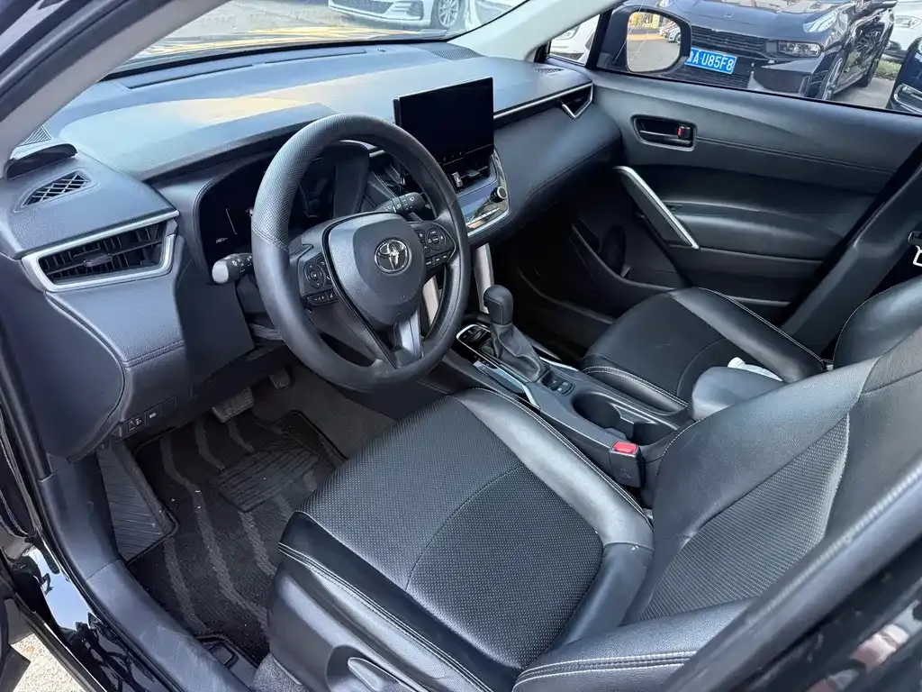 Toyota Corolla Cross — фото 3