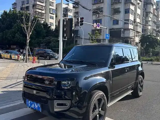 Land Rover Defender — фото 1