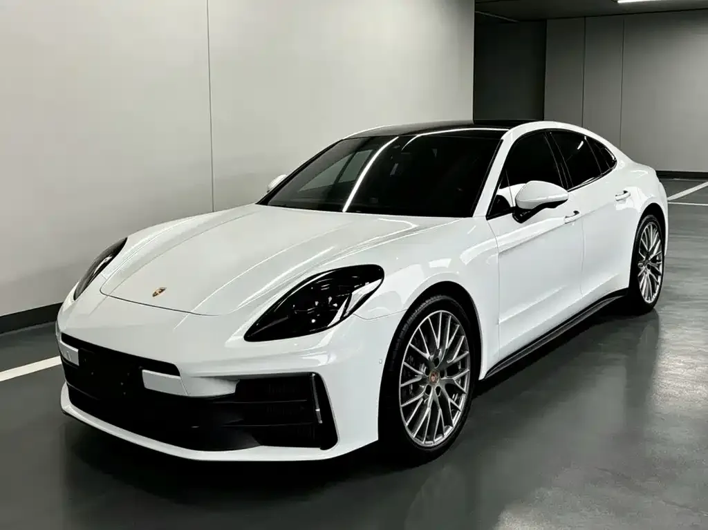 Porsche Panamera — фото 1