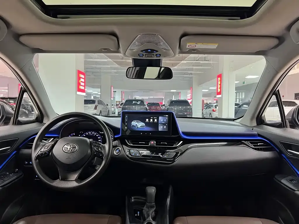 Toyota C-HR — фото 9
