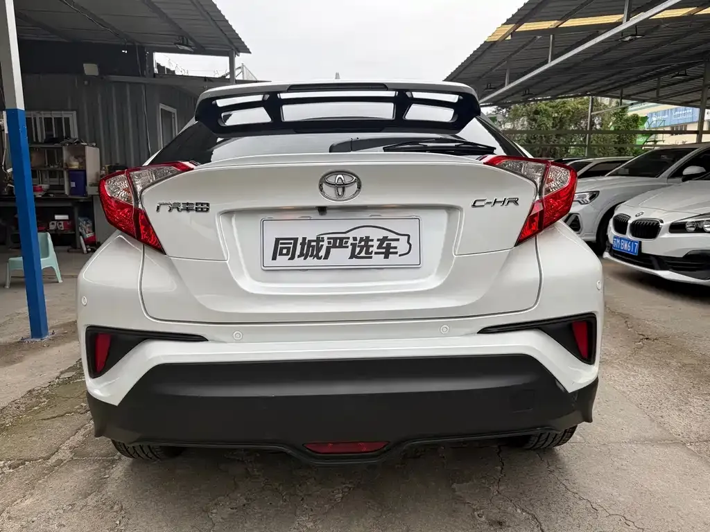 Toyota C-HR — фото 3