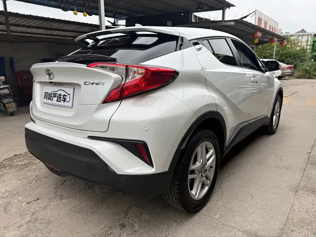 Toyota C-HR — фото 5
