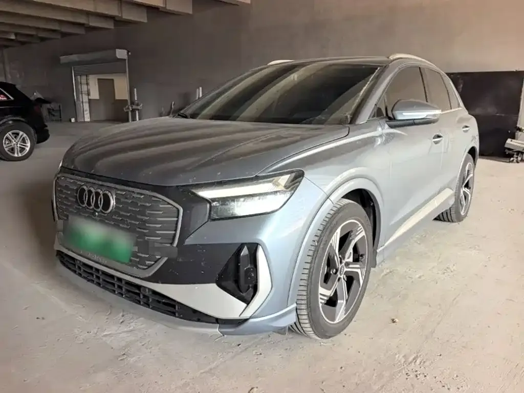 Audi Q4 e-tron — фото 1