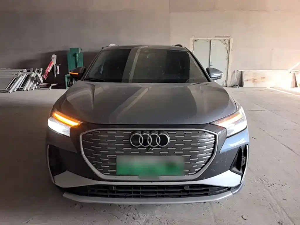 Audi Q4 e-tron — фото 2