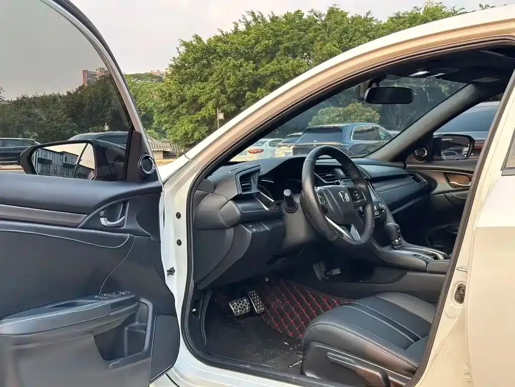 Honda Civic — фото 8